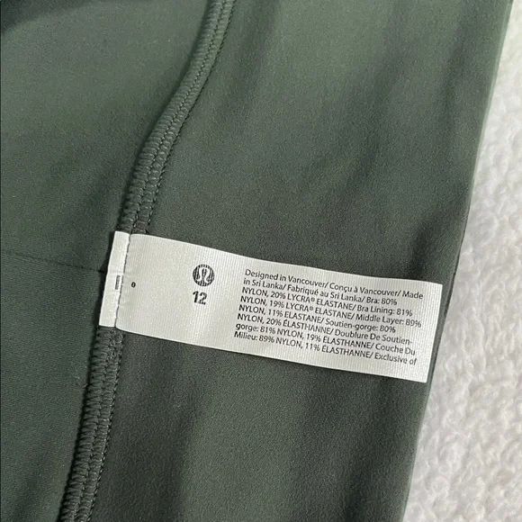 Lululemon Green Tie-Dye Scoop Neck Stretch Sports Bra sz 12 NWOT Comfy Fit - Picture 2 of 10